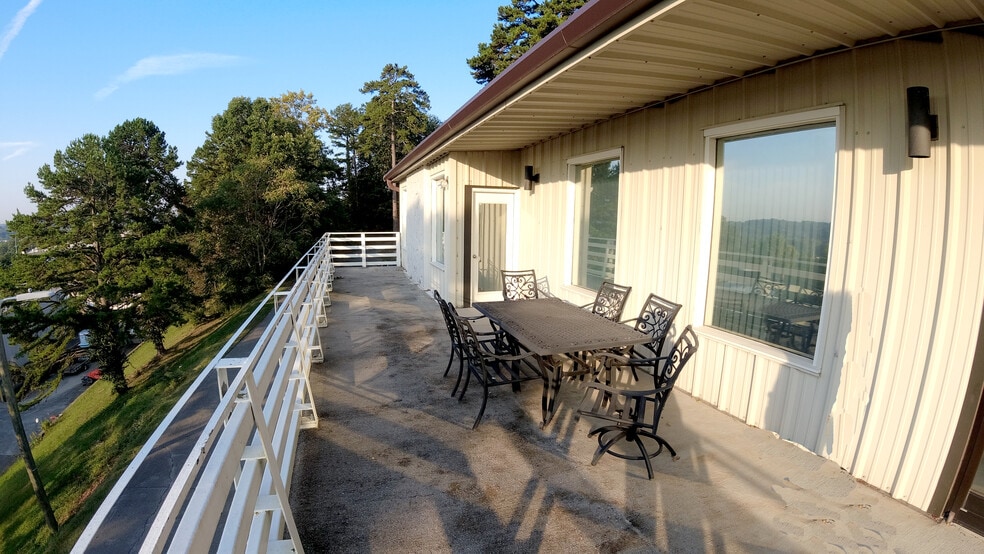 More Photos Of 3502 Overlook Cir, Knoxville Light Distribution For Sale