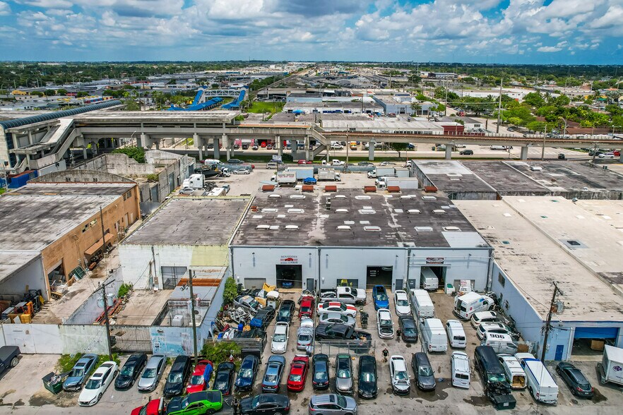 More Photos Of 1165 E 24 St, Miami Warehouse For Lease