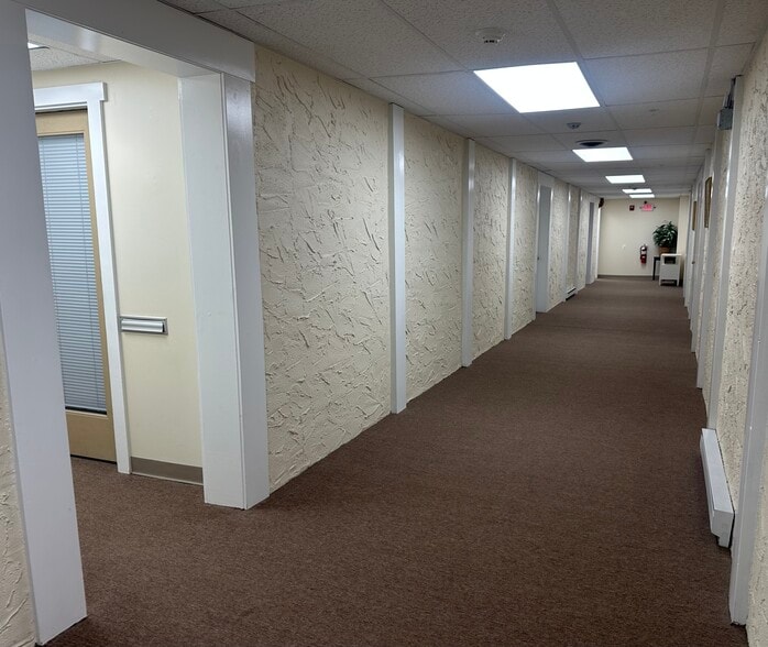 More Photos Of 617 Union Ave, Brielle Business Park For Lease