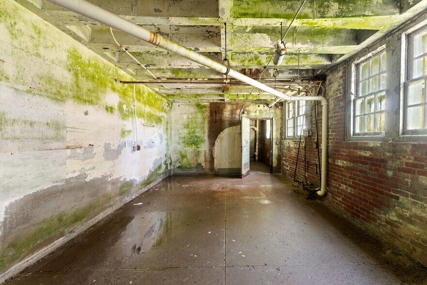 More Photos Of 1190 Main St, West Warwick Loft Creative Space For Sale