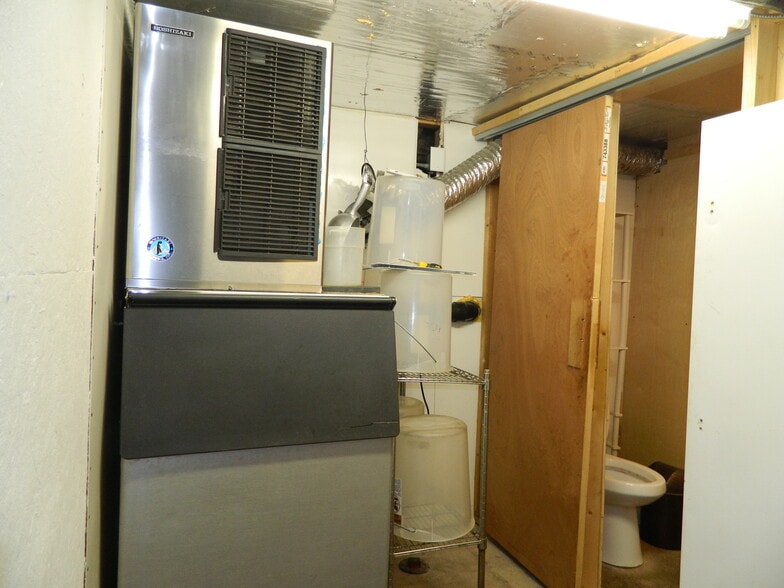 More Photos Of 304 Hawley Ave, Syracuse Restaurant For Lease