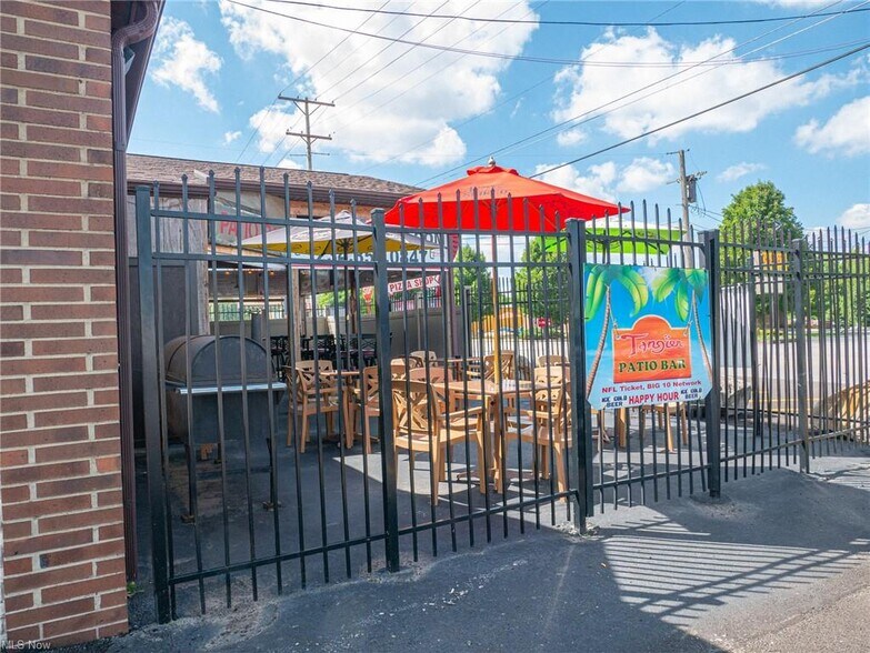 More Photos Of 880 Youngstown Poland Rd, Struthers Restaurant For Lease