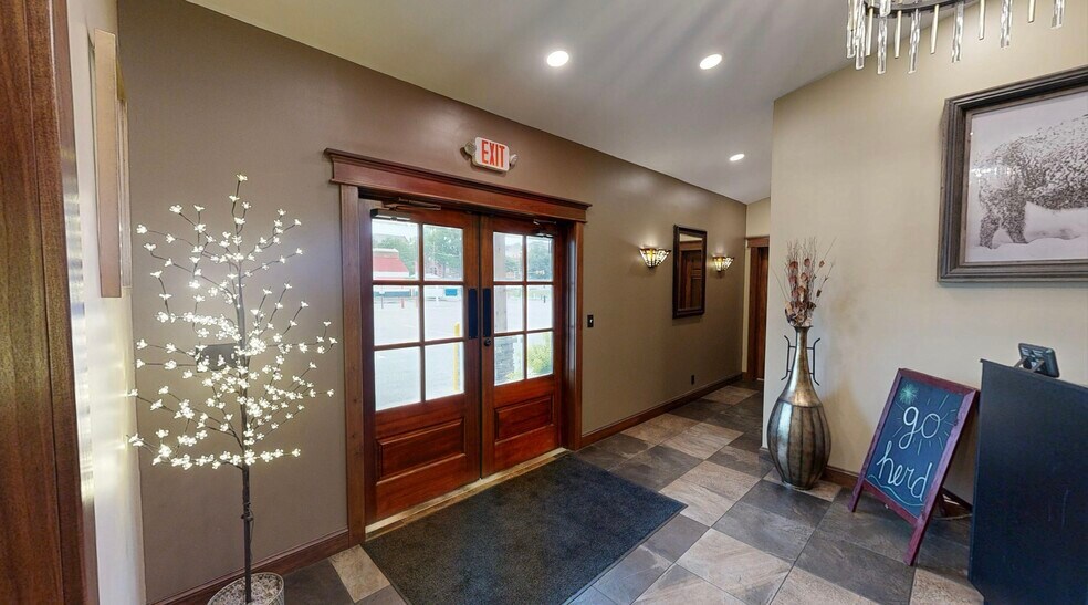 More Photos Of 1509 3rd Ave, Huntington Specialty For Sale