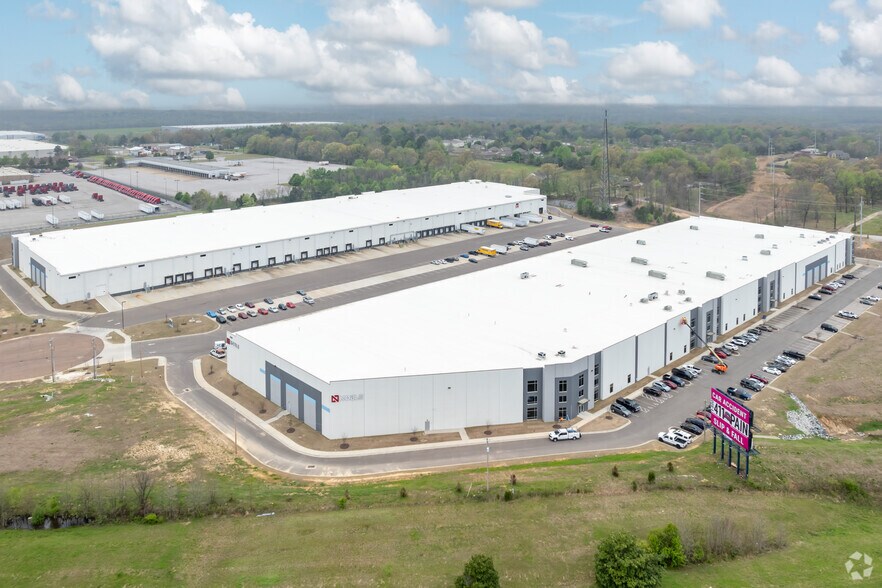 More Photos Of 6332 Commercial Dr, Olive Branch Distribution For Lease