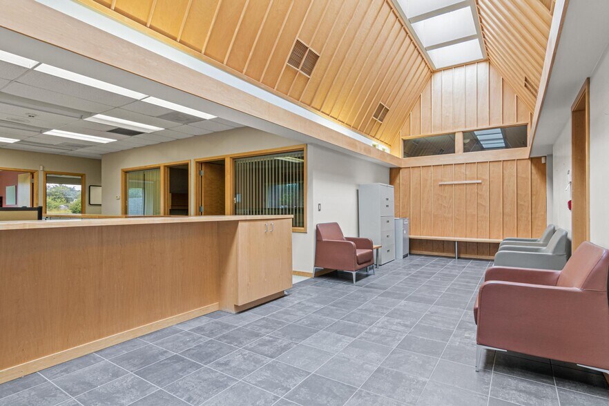 More Photos Of 803 Prospect Ave, Osceola Manufacturing For Sale