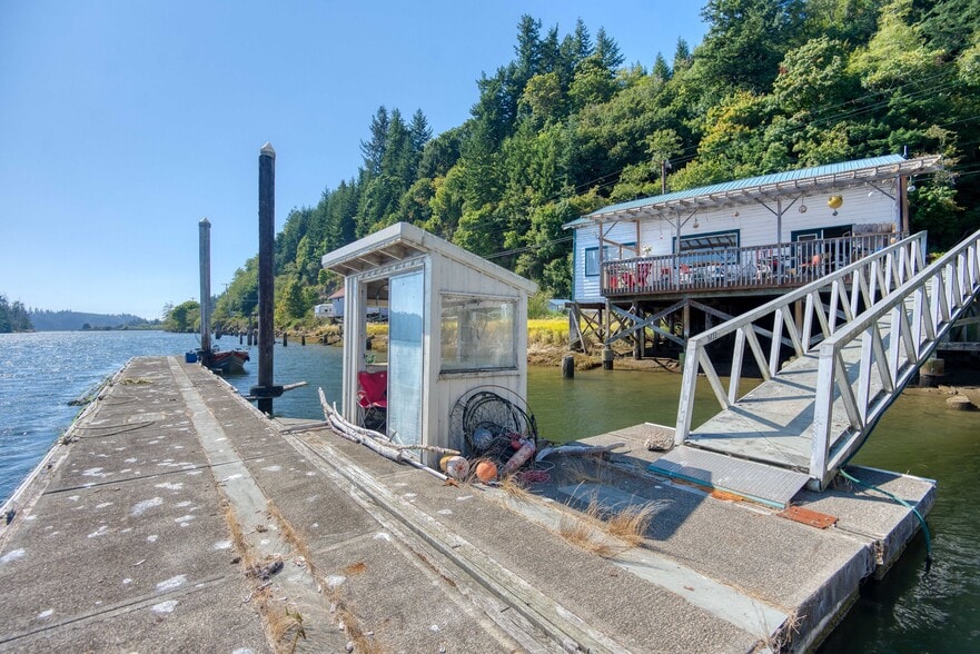 More Photos Of 6750 Or-126 Hwy, Florence Marina For Sale