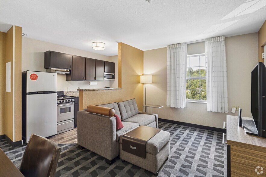 More Photos Of 11309 Abercorn St, Savannah Hotel For Sale