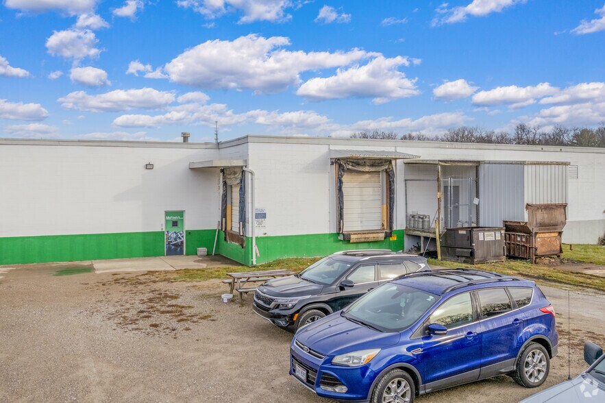 More Photos Of 320 N State St, Harrison Manufacturing For Lease