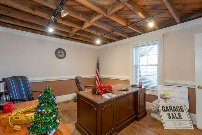 More Photos Of 497 NW Kirk Rd, Marietta Office For Sale