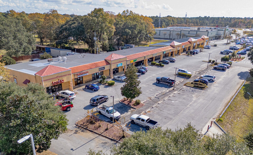 More Photos Of 5624-5646 Woodbine Rd, Pace General Retail For Sale