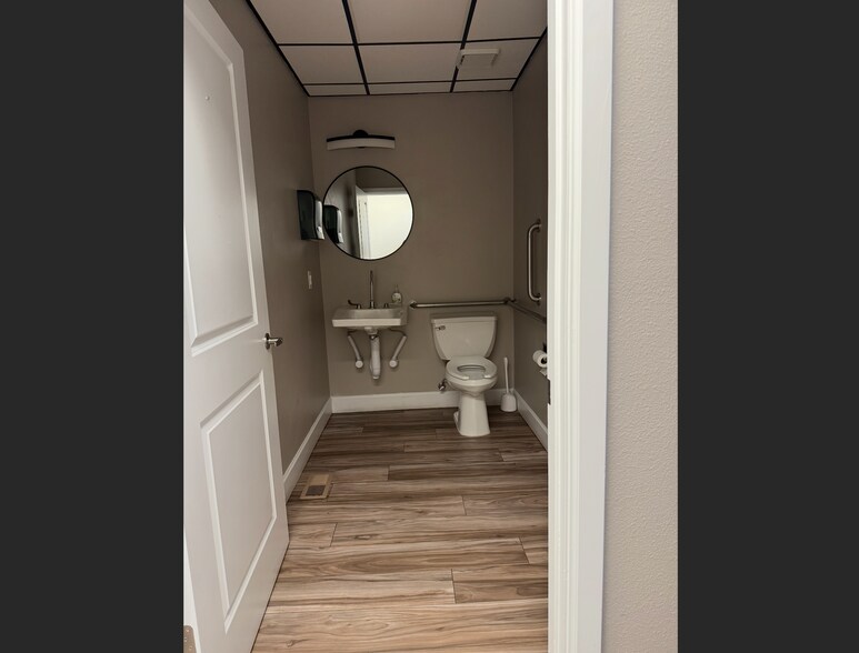 More Photos Of 10421 Montgomery Parkway Loop NE, Albuquerque Medical For Lease