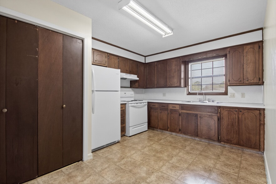 More Photos Of 701 E 4th St, Carlisle Apartments For Sale