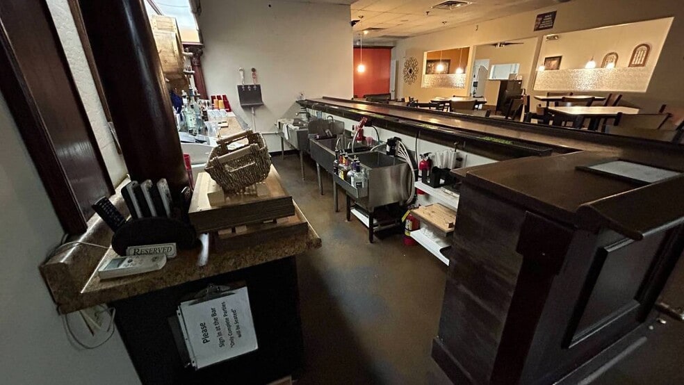 More Photos Of 16758 E Glenbrook Blvd, Fountain Hills Restaurant For Sale