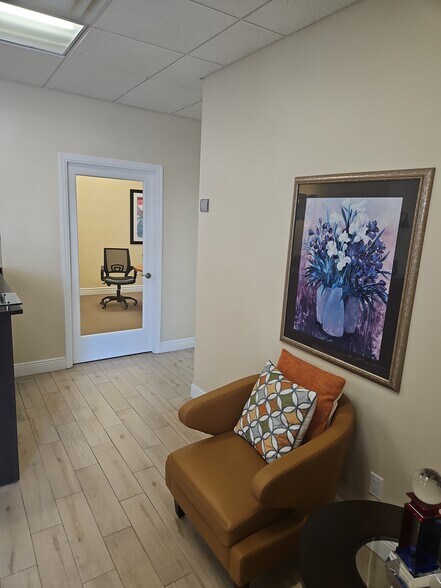 More Photos Of 1314 E Venice Ave, Venice Medical For Sale