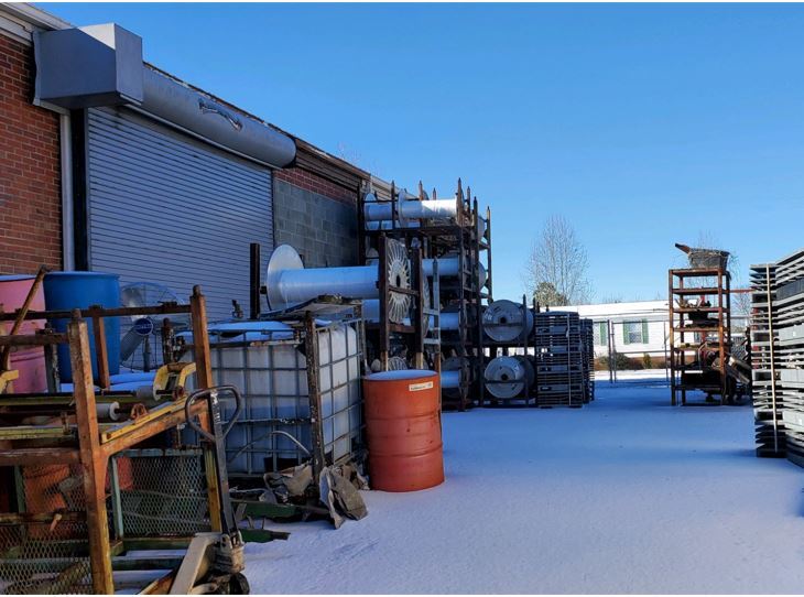 More Photos Of 312 W Luther Ave, Liberty Manufacturing For Sale