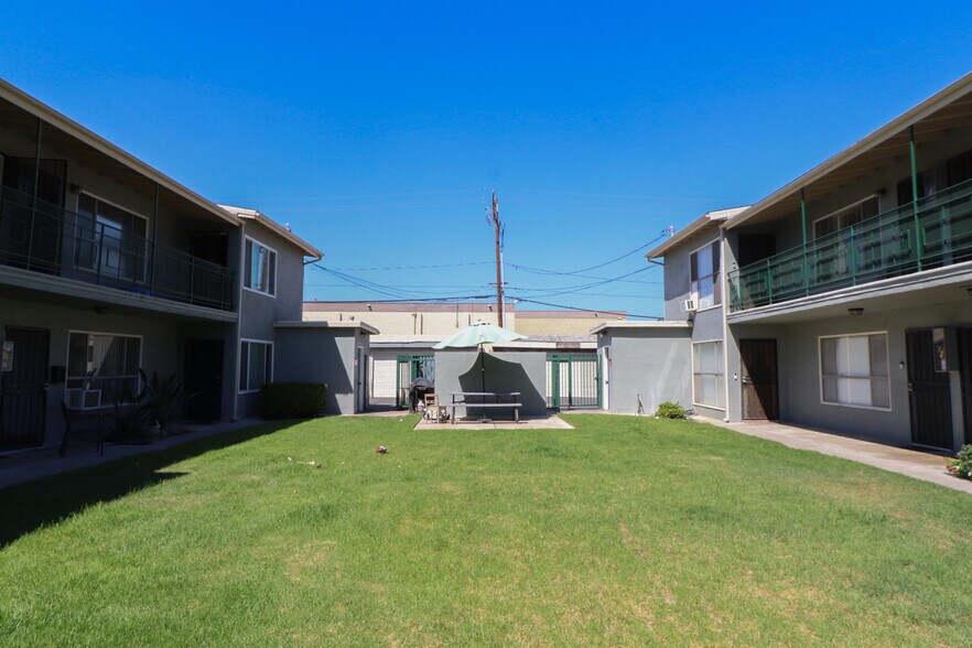 More Photos Of 2227 E Westport Dr, Anaheim Apartments For Sale