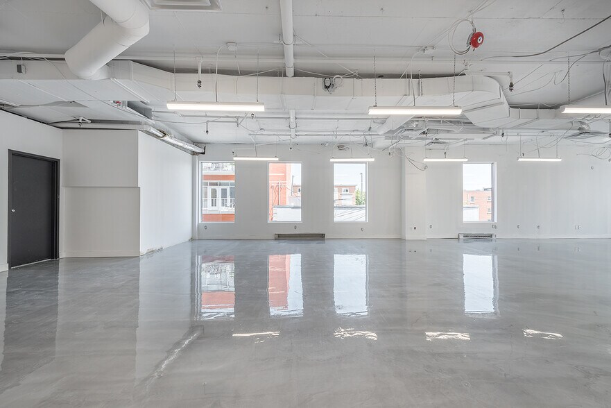 More Photos Of 7001-7035 Boul Saint-Laurent, Montréal Office For Lease
