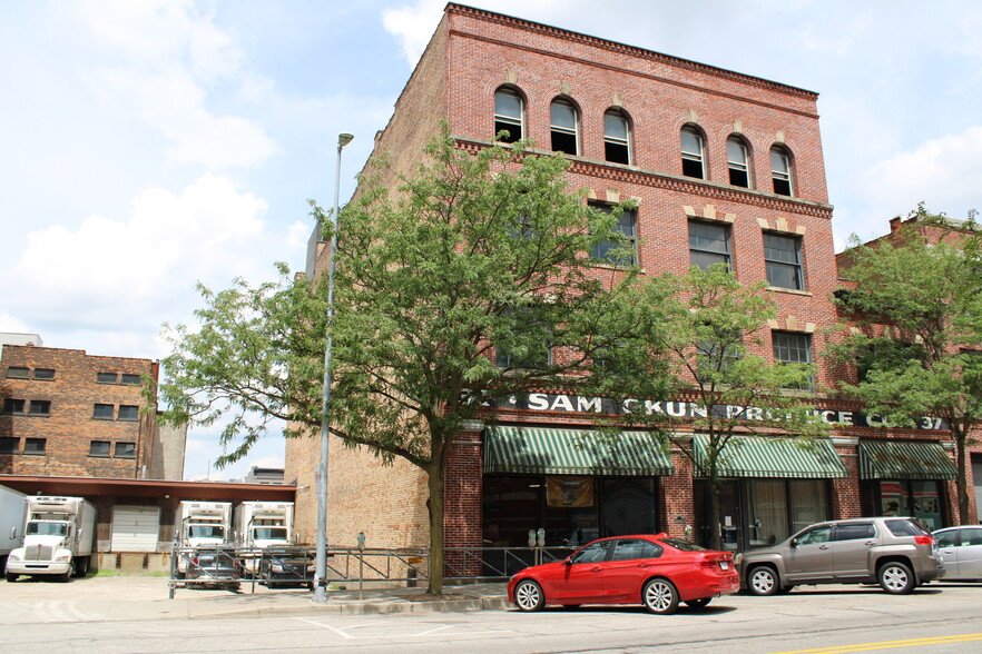 Primary Photo Of 31-37 N Huron St, Toledo Storefront Retail Office For Lease