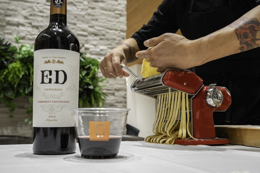 More Photos Of 5901-5921 Center Dr, Los Angeles Apartments For Lease