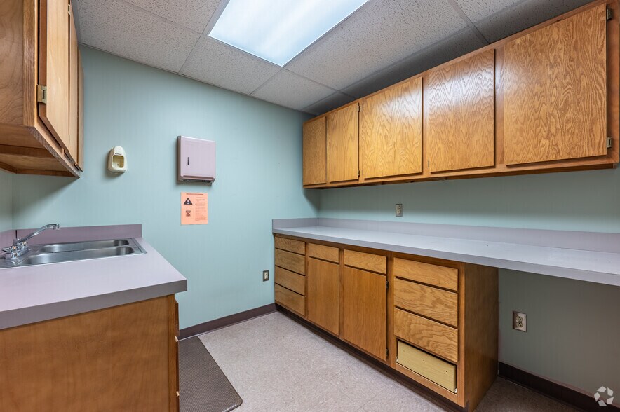 More Photos Of 1301 Grandview Ave, Pittsburgh Office For Sale