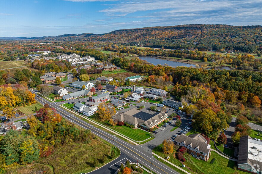 More Photos Of 120-152 Simsbury Rd, Avon Unknown For Lease