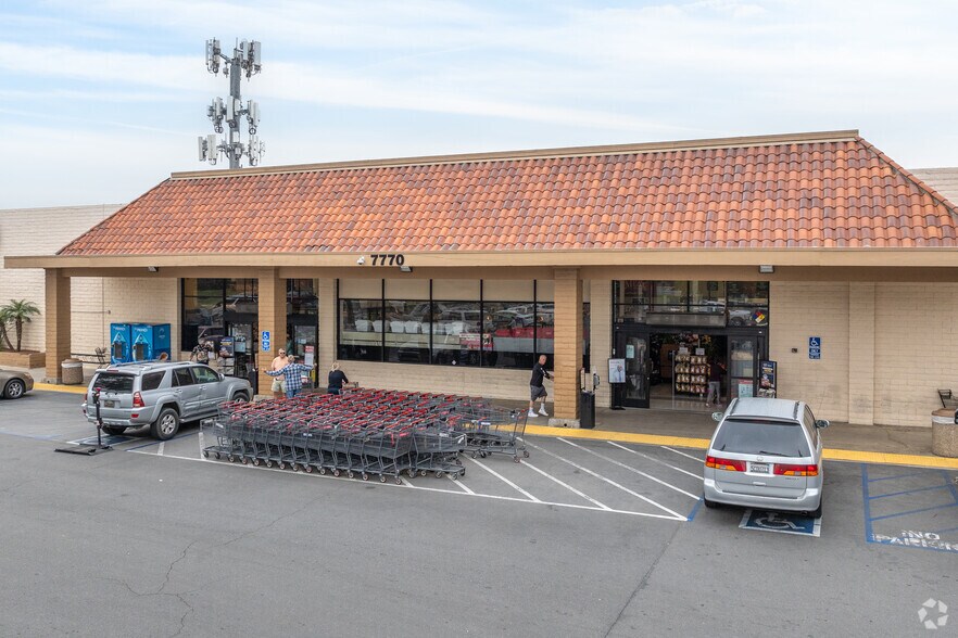 More Photos Of 7700 Limonite Ave, Jurupa Valley Supermarket For Lease