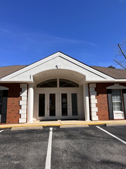 More Photos Of 4628 Summerdale Blvd, Pace Medical For Lease
