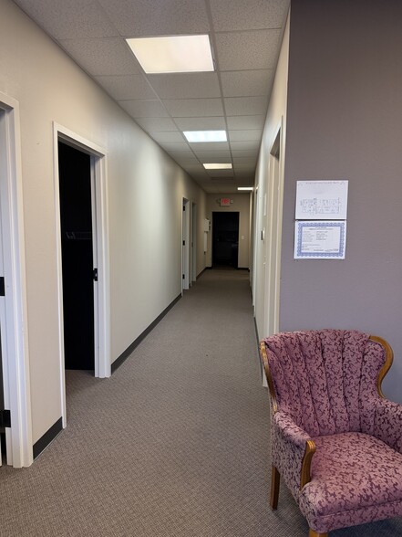 More Photos Of 3000 Gilmer Rd, Longview Storefront Retail Office For Lease