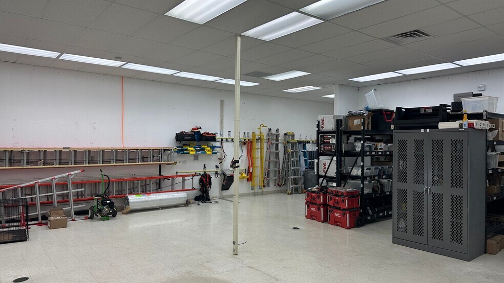 More Photos Of 3700 Industrial Loop, Show Low Manufacturing For Sale