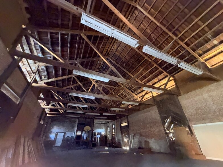 More Photos Of 300 S Randolph Ave, Eufaula Industrial For Sale