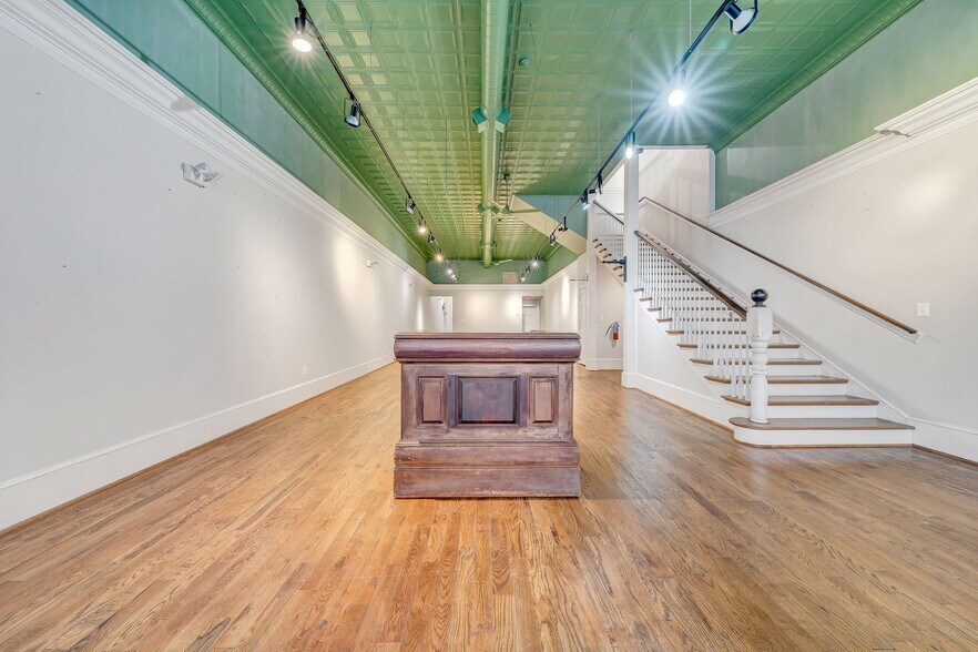 More Photos Of 12 Campbell Ave SE, Roanoke Storefront Retail Office For Sale