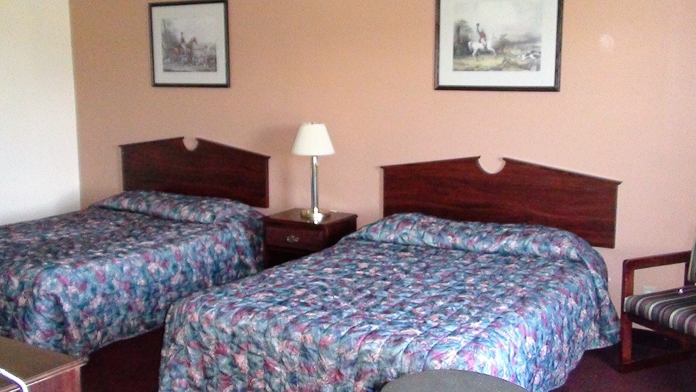 More Photos Of 265 Colonels Dr, Columbus Junction Hotel For Sale