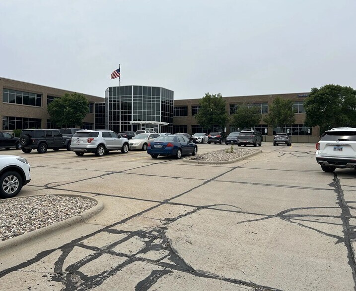 More Photos Of 5100 S Broadband Ln, Sioux Falls Office For Lease