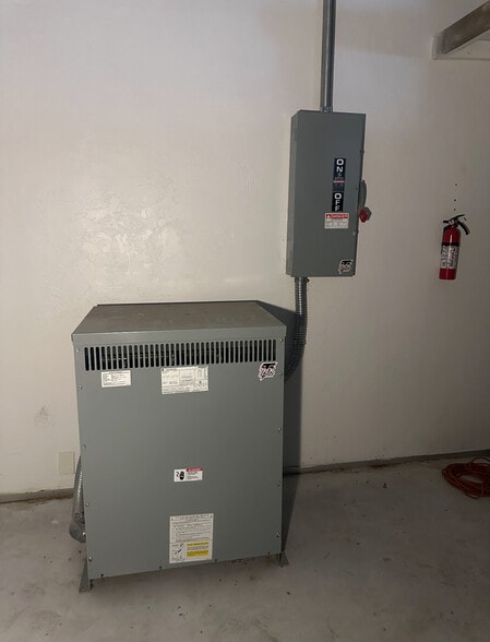 More Photos Of 3232 E I 240 Service Rd, Oklahoma City Warehouse For Lease