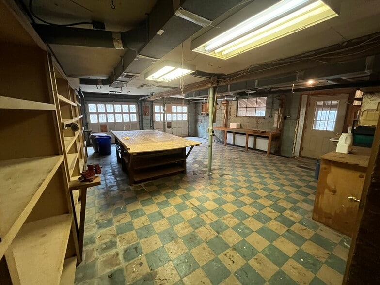 More Photos Of 439 Washington Rd, Woodbury Office For Sale