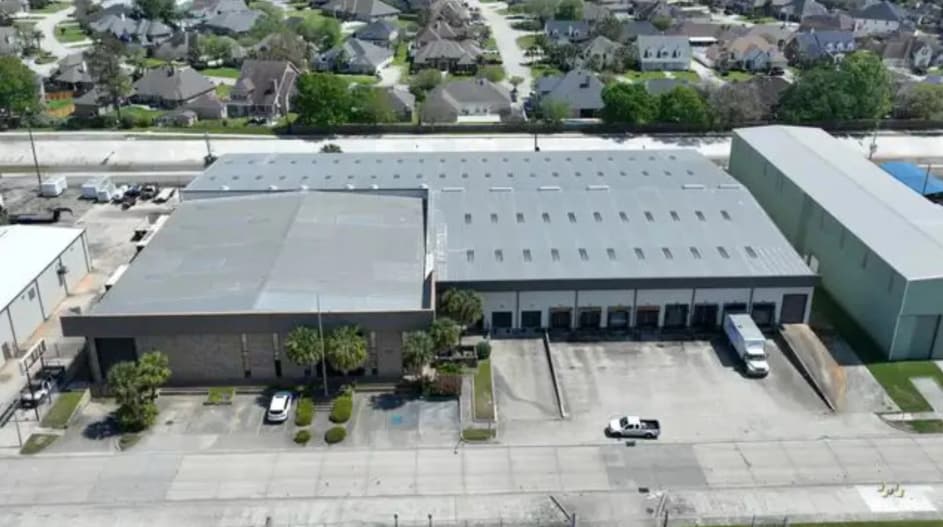 More Photos Of 1925 Industrial Blvd, Harvey Warehouse For Lease