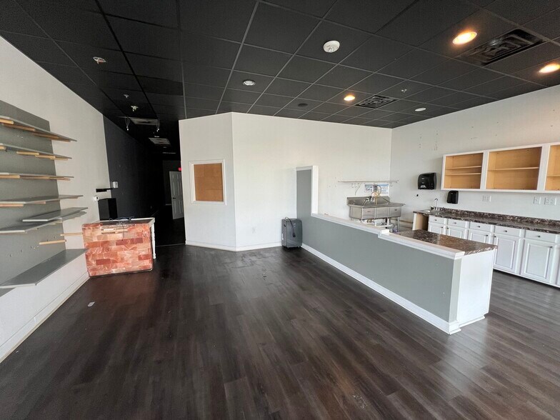 More Photos Of 1122 Thomasville Rd, Tallahassee Freestanding For Lease