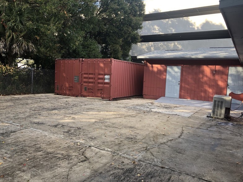 More Photos Of 11412 N Central Ave, Tampa Office For Lease