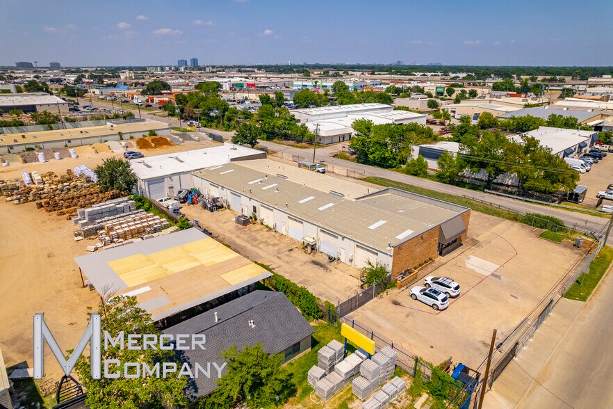 More Photos Of 11151 Shady Trl, Dallas Flex For Lease