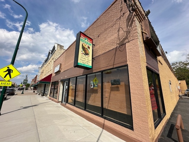 More Photos Of 1118 S State St, Lockport Storefront For Sale