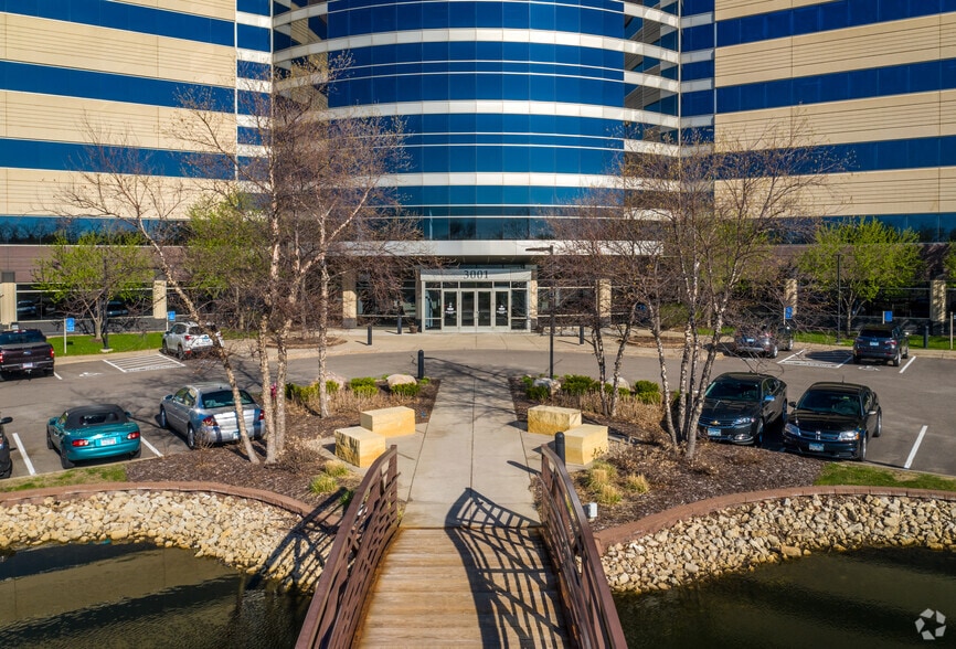 More Photos Of 3001 NE Broadway St, Minneapolis Office For Lease