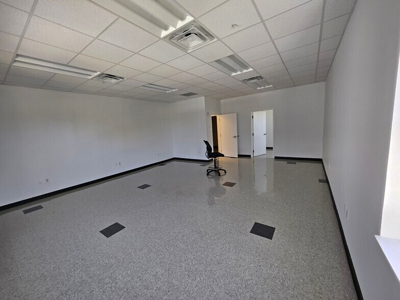 More Photos Of 2100 1st Ave S, Saint Petersburg Medical For Sale
