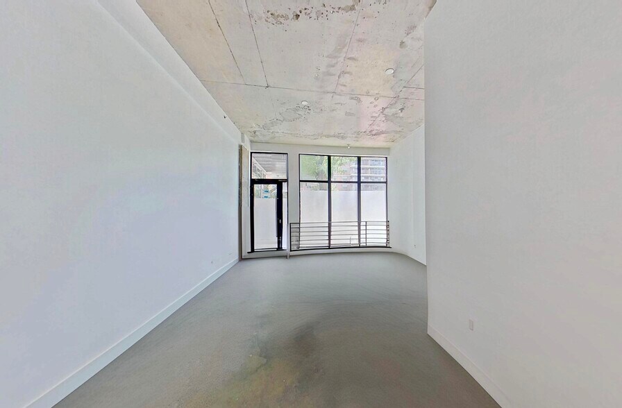 More Photos Of 27 Montrose Ave, Brooklyn Storefront Retail Office For Lease