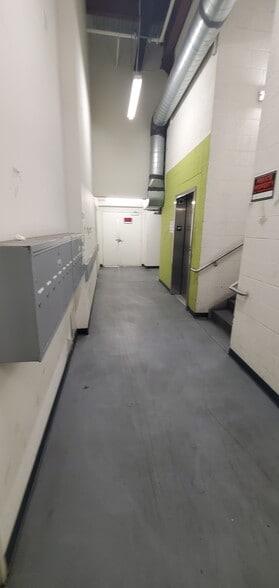 More Photos Of 921 Crocker St, Los Angeles Storefront Retail Office For Sale