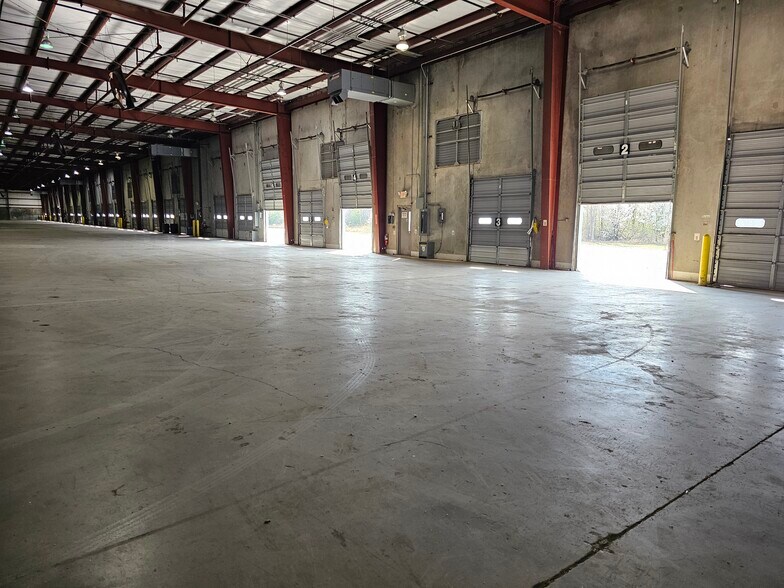 More Photos Of 4270 Chrysler Dr, Memphis Distribution For Lease