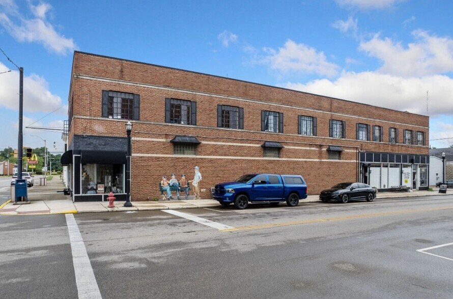 More Photos Of 104 Main st, Blanchester General Retail For Lease