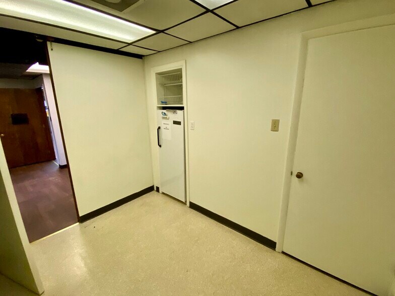 More Photos Of 121 N College St, Martinsburg Medical For Sale