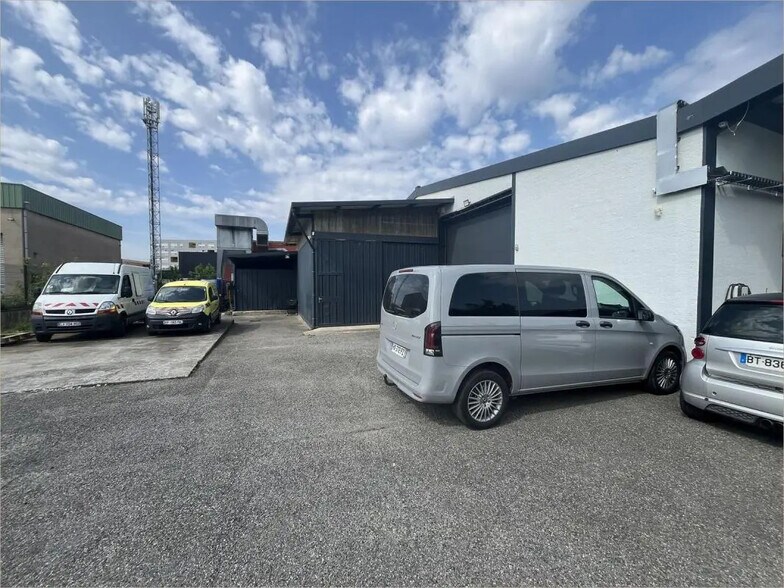 More Photos Of 18 Avenue Didier Daurat, Toulouse Office For Lease