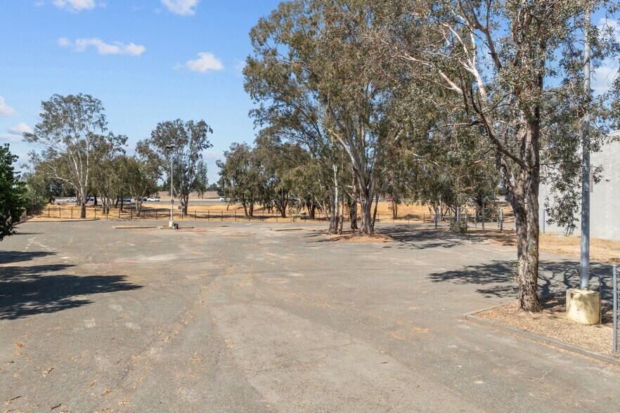 More Photos Of 8501 Auburn Blvd, Citrus Heights Freestanding For Sale