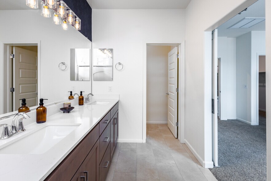 More Photos Of 651 N Ironwood Dr, Apache Junction Apartments For Sale